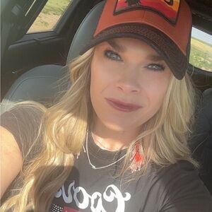 Meet your Posher, Posh